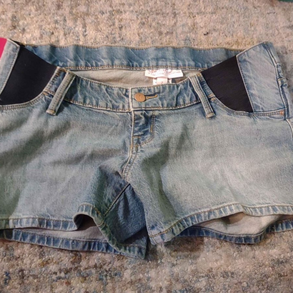 New maternity shorts size 2